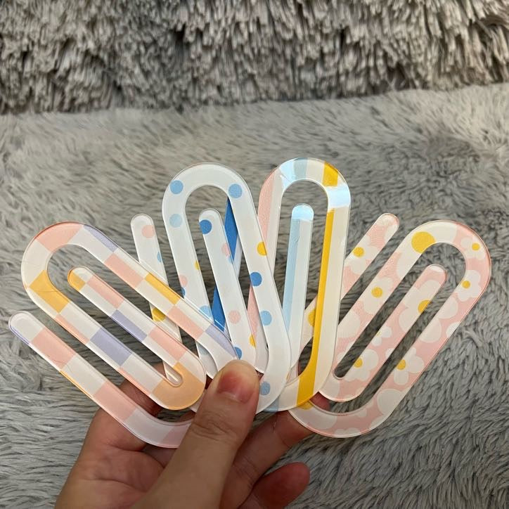 Jumbo Acrylic Paperclip Bookmark | Clear Acrylic Bookmark